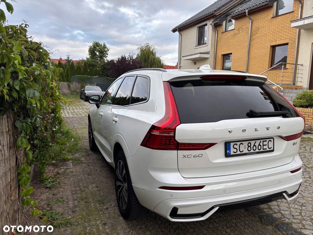 Volvo XC 60 B4 B Plus Dark - 4