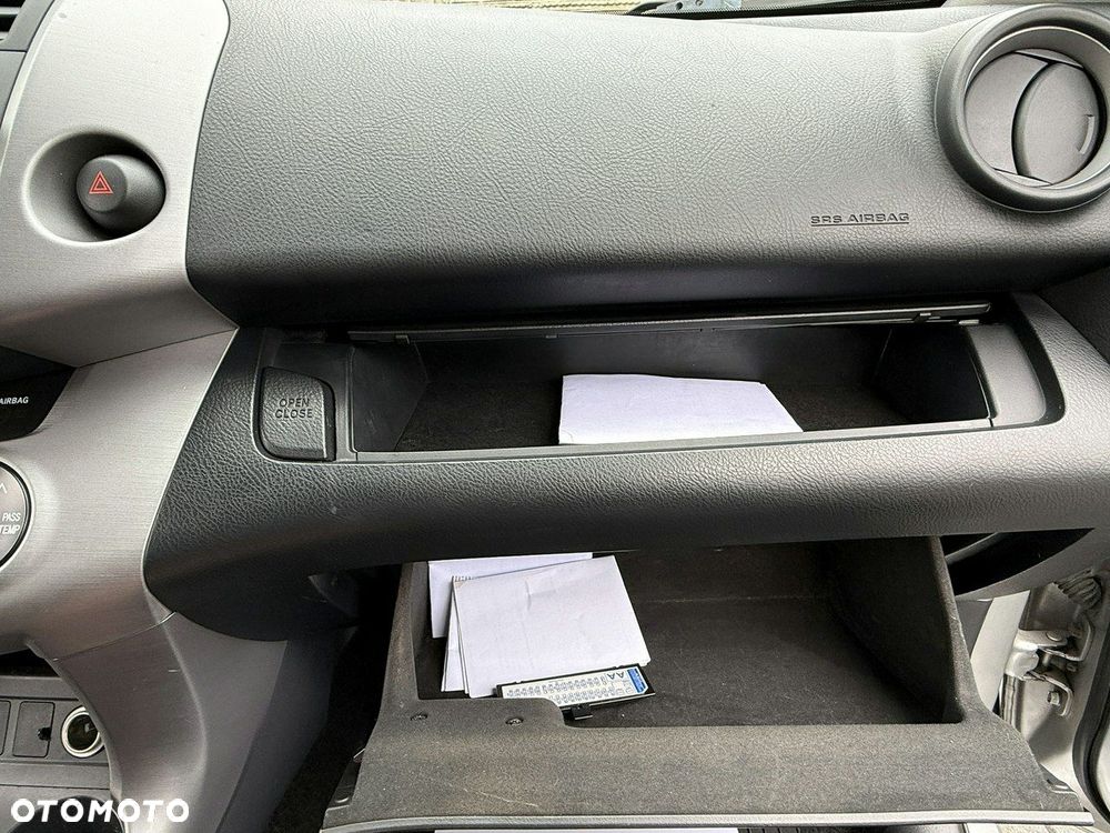 Toyota RAV4 2.2 D-4D 4x4 Executive - 13