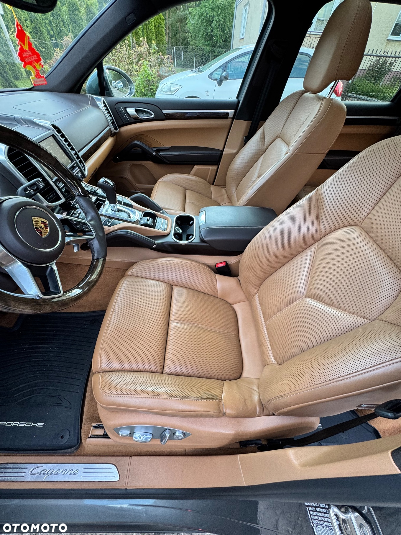 Porsche Cayenne - 14