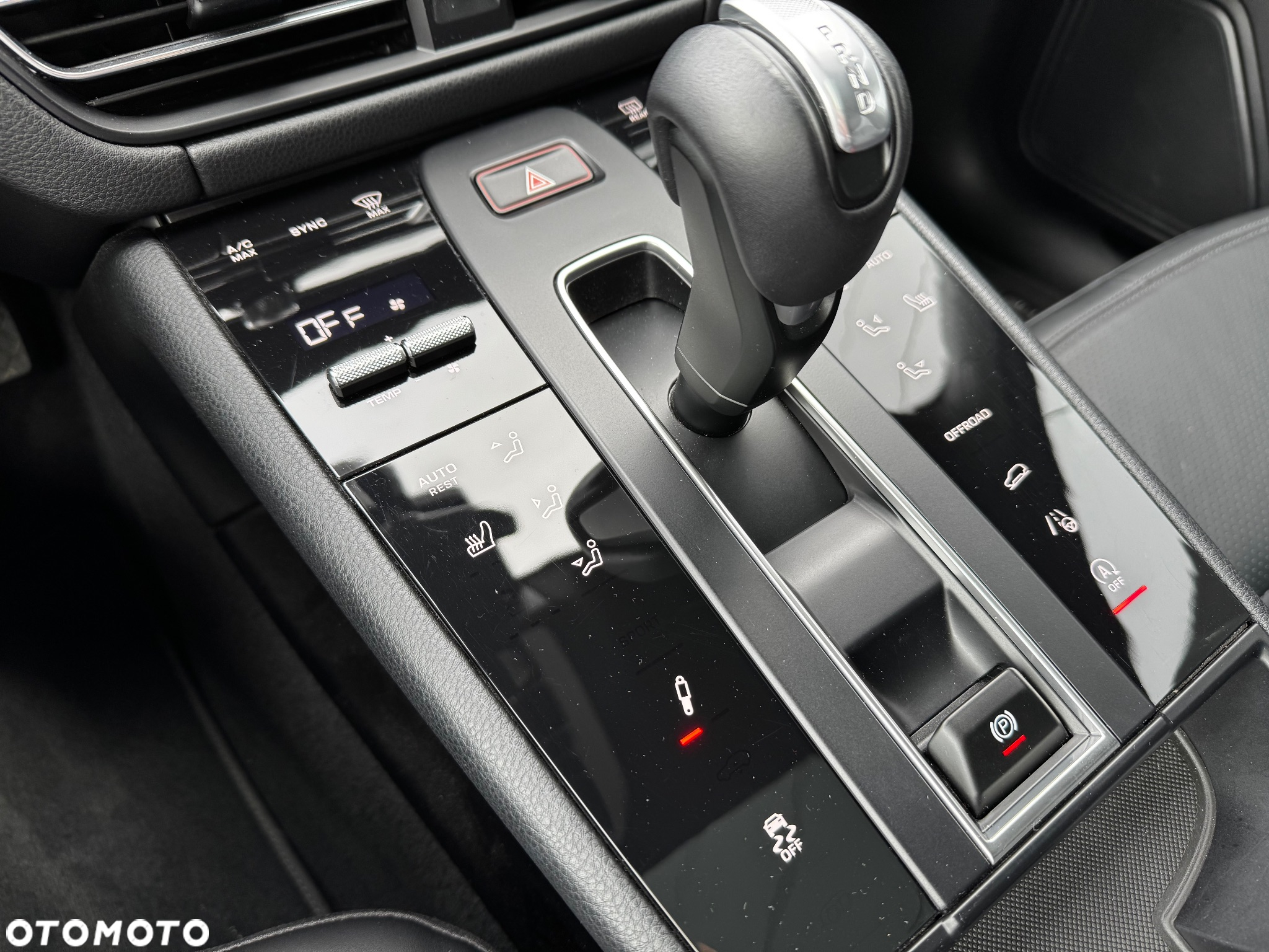 Porsche Macan T - 20
