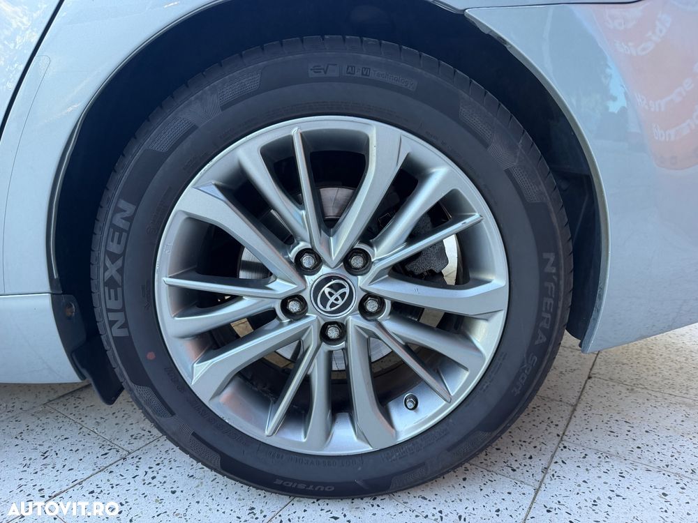 Toyota Avensis 2.0 D-4D Elegance - 23