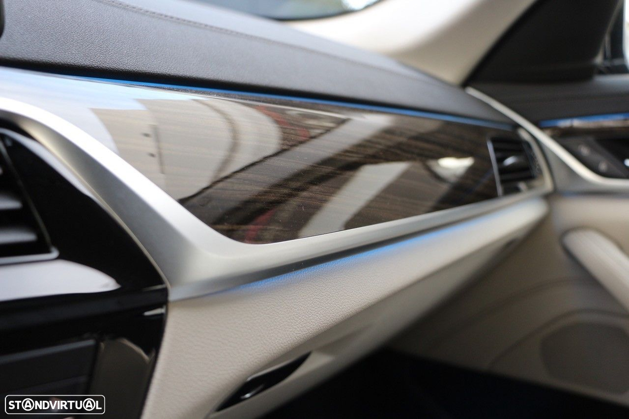 BMW 530 e Line Luxury - 18