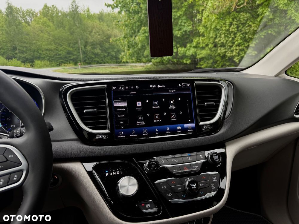 Chrysler Pacifica - 8