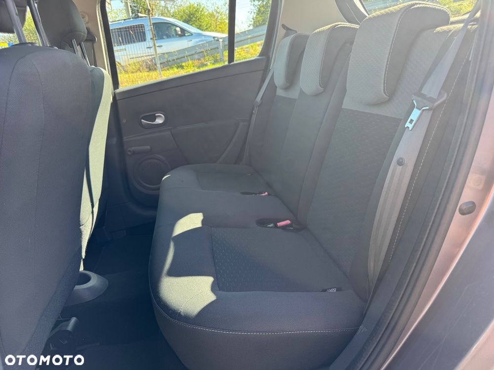 Renault Clio - 15
