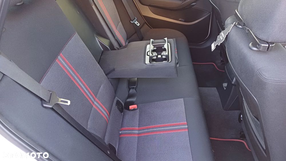 BMW X1 sDrive18d xLine - 27