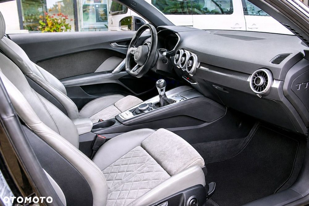Audi TT Coupé - 15