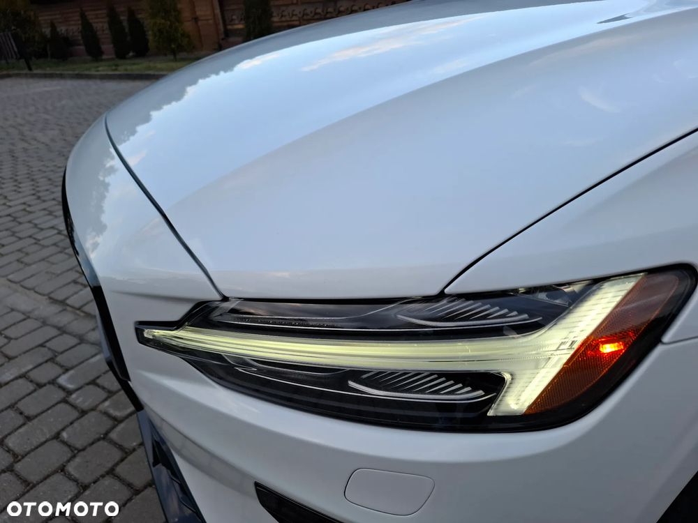 Volvo S60 B5 B AWD Ultimate Dark - 11