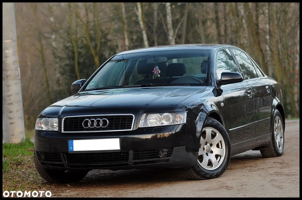 Audi A4 Limousine - 1