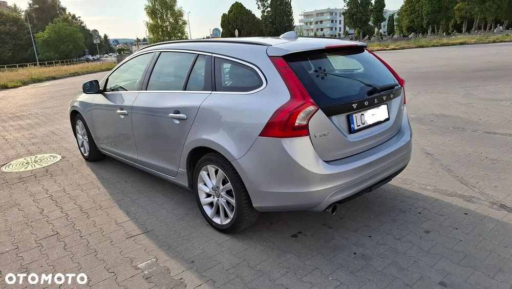 Volvo V60 D2 Momentum - 4