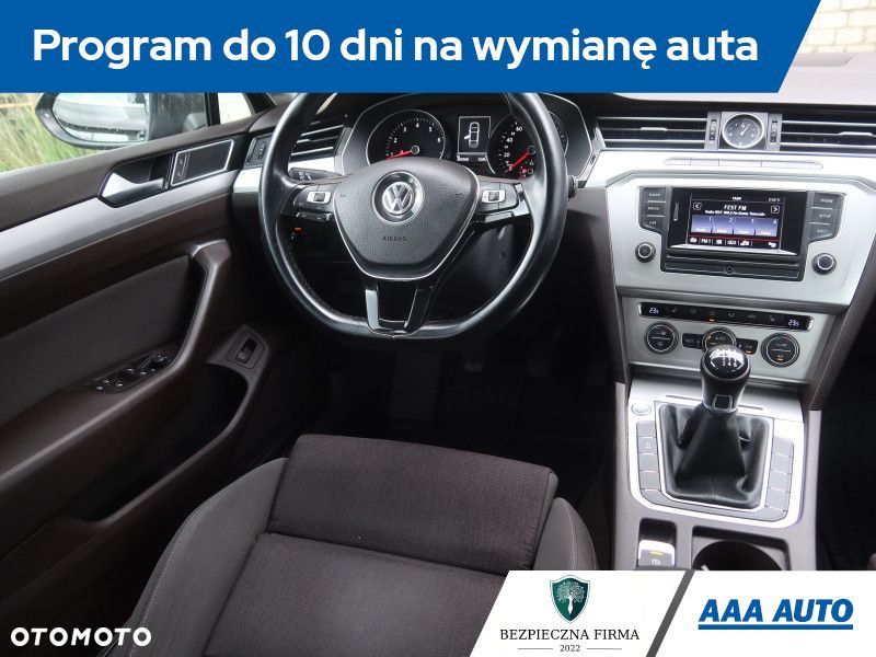 Volkswagen Passat - 9