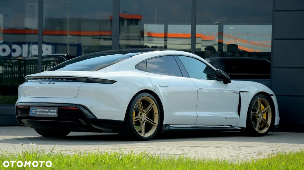 Porsche Taycan Turbo - 7
