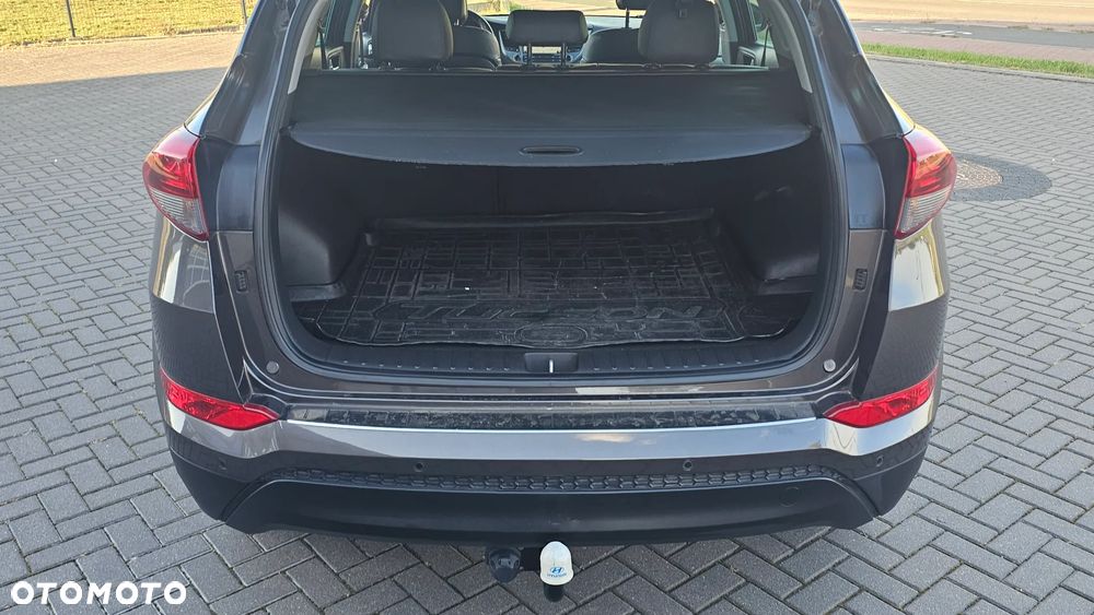 Hyundai Tucson 1.7 CRDI BlueDrive TourdePologne 2WD - 27