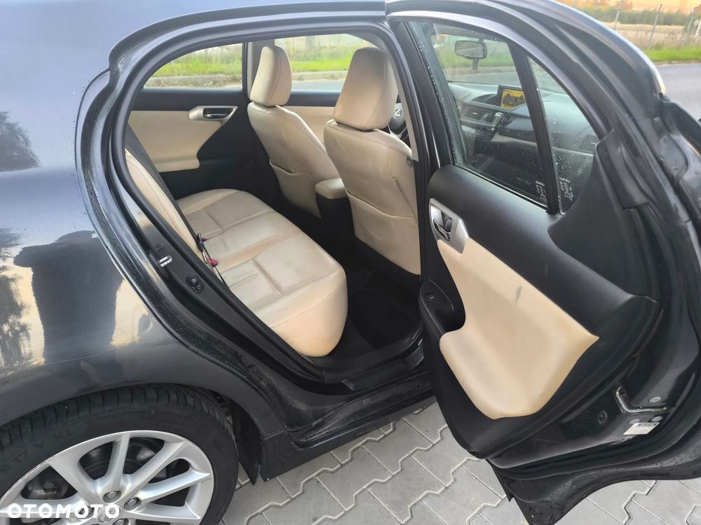 Lexus CT 200h Prestige - 8