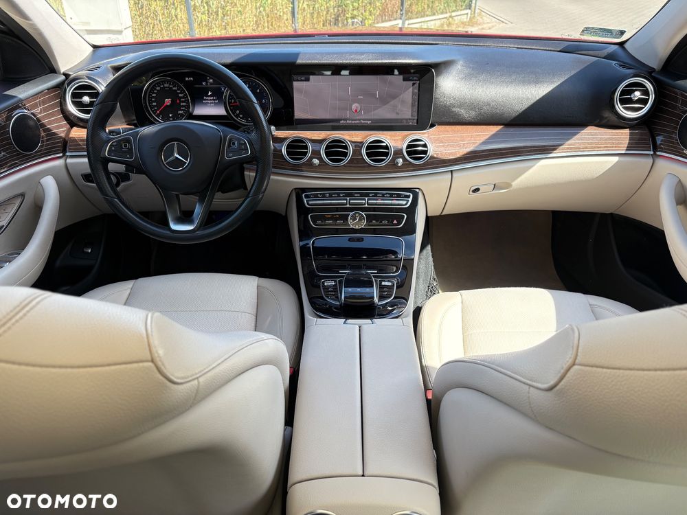 Mercedes-Benz Klasa E 220 d 4Matic 9G-TRONIC Avantgarde - 14