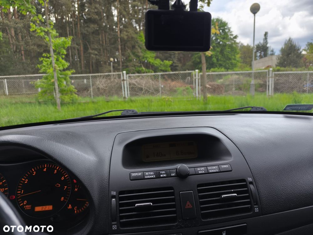 Toyota Avensis - 9