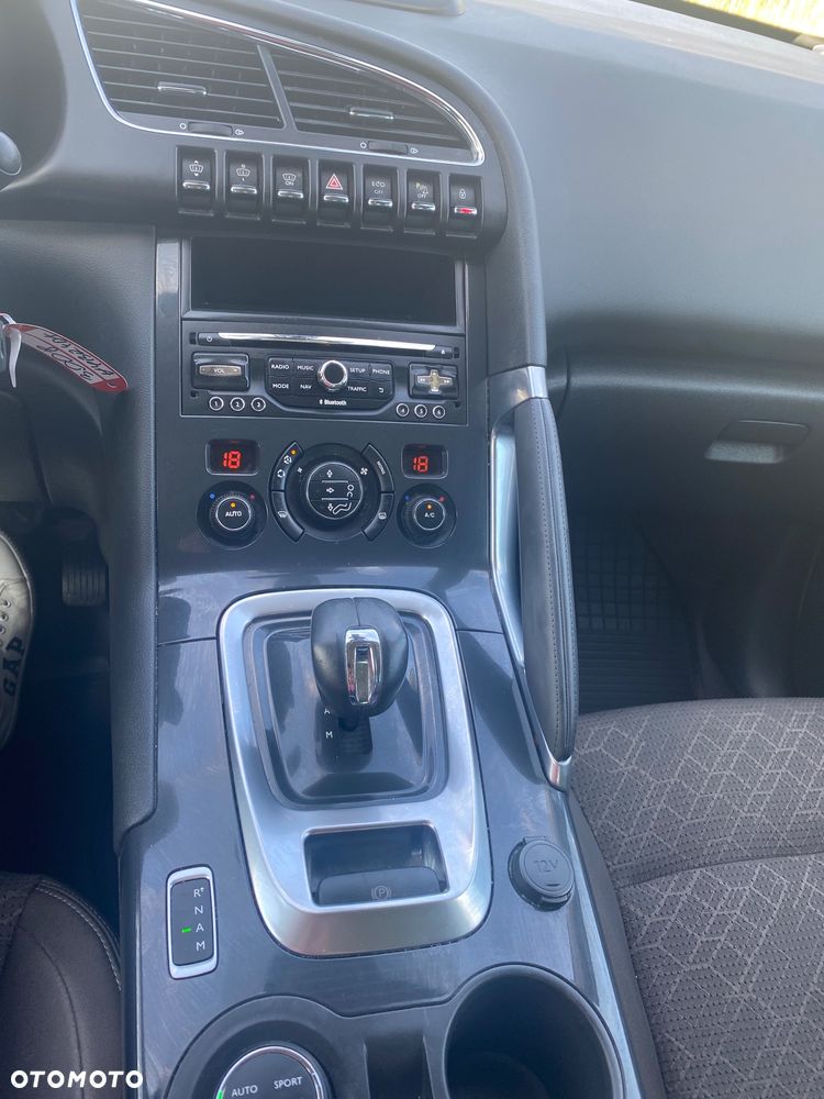 Peugeot 3008 2.0 HDi HYbrid4 - 31