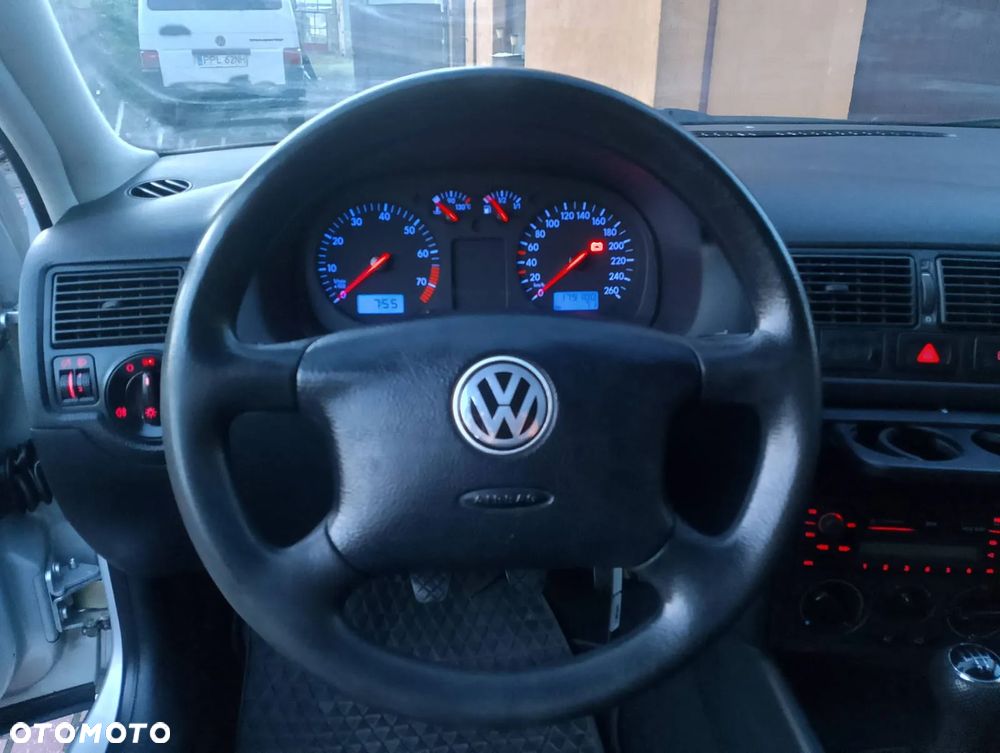 Volkswagen Golf 1.6 - 10