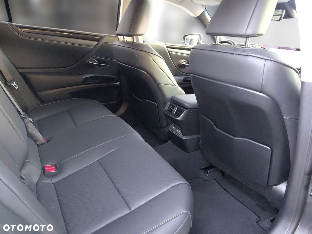 Lexus ES 300h Business Edition - 23