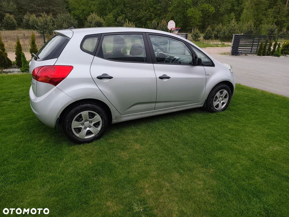 Kia Venga - 8