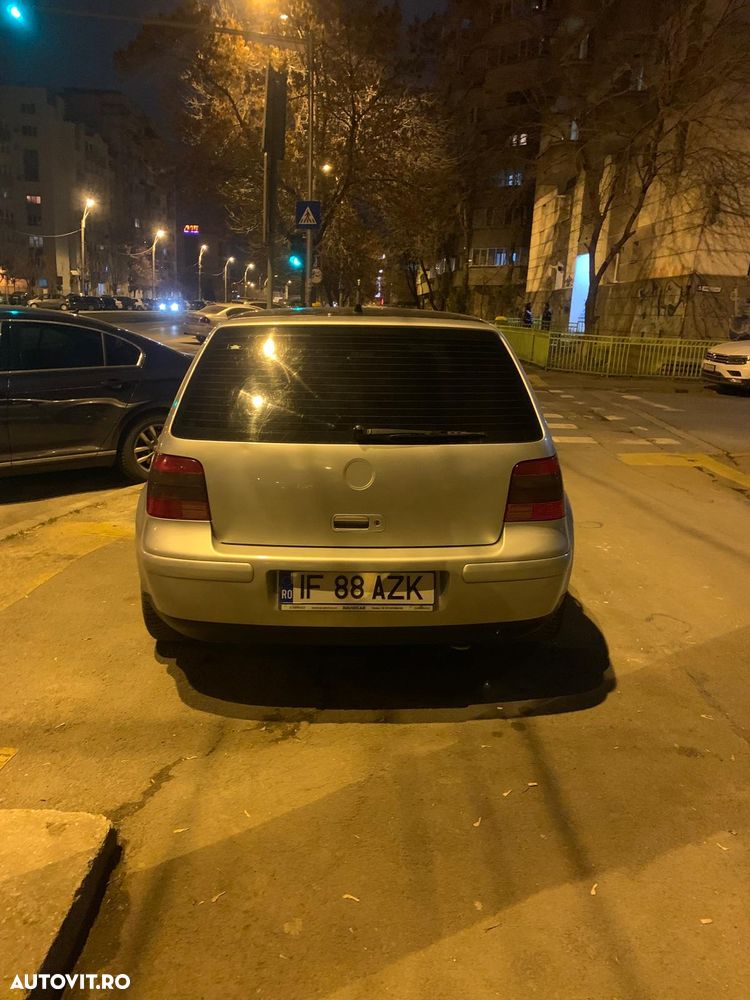 Volkswagen Golf 1.6 Basis - 6