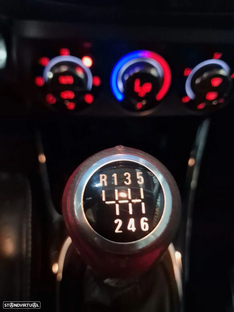 Opel Adam 1.4 Turbo Rocks S - 15