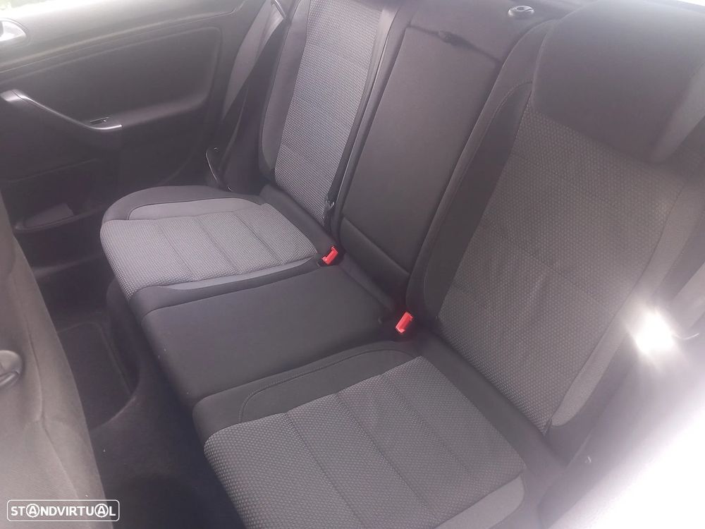 VW Golf Variant 1.6 TDi Confortline - 8