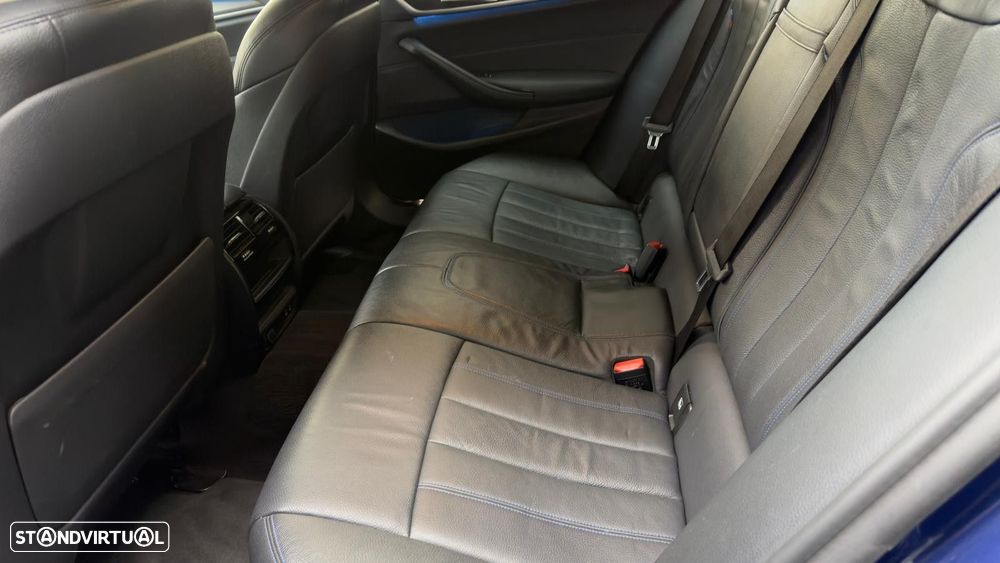 BMW 530 e Pack Desportivo M - 48