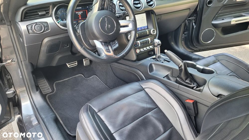 Ford Mustang - 4