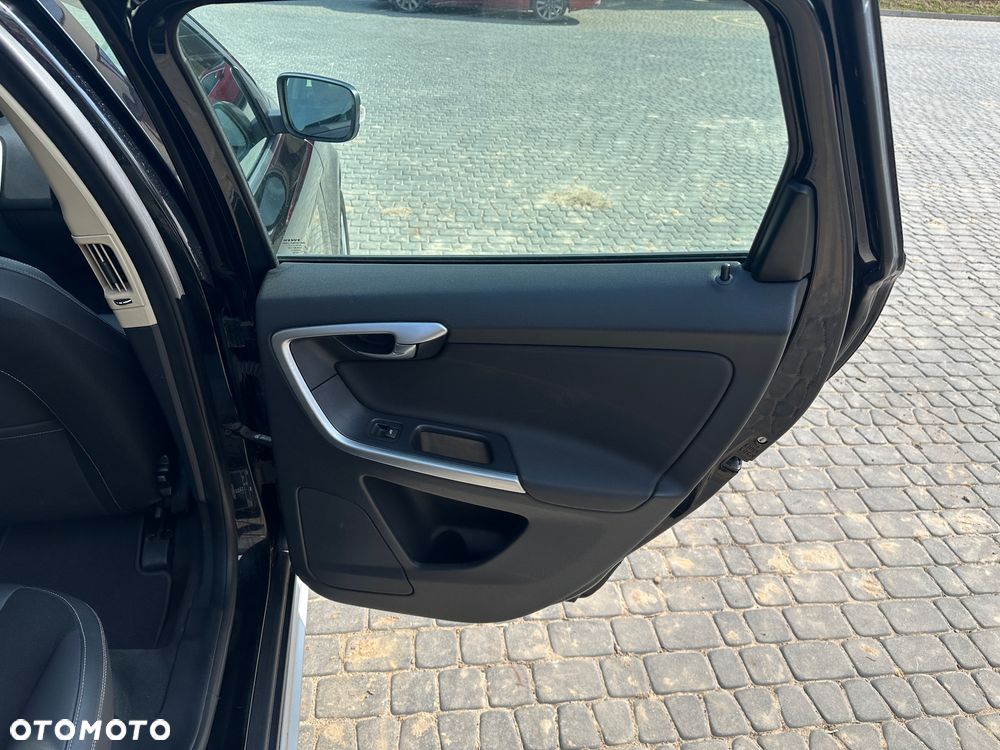 Volvo XC 60 D5 AWD Summum - 19