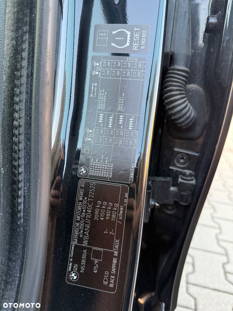 BMW Seria 5 525i - 30