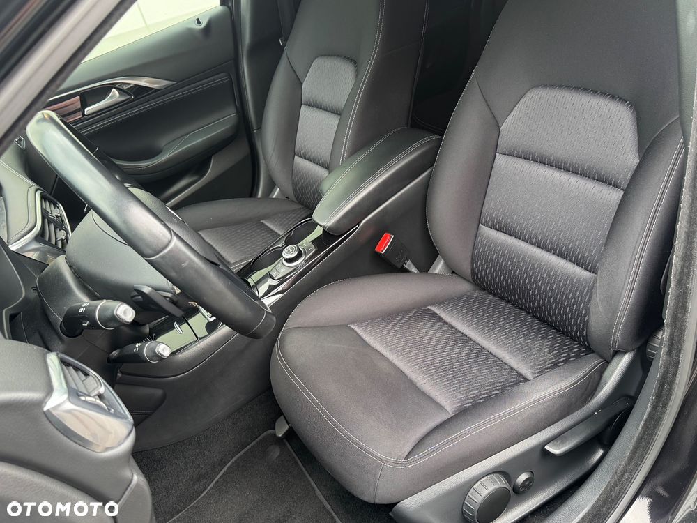 Infiniti Q30 2.2d DCT - 13