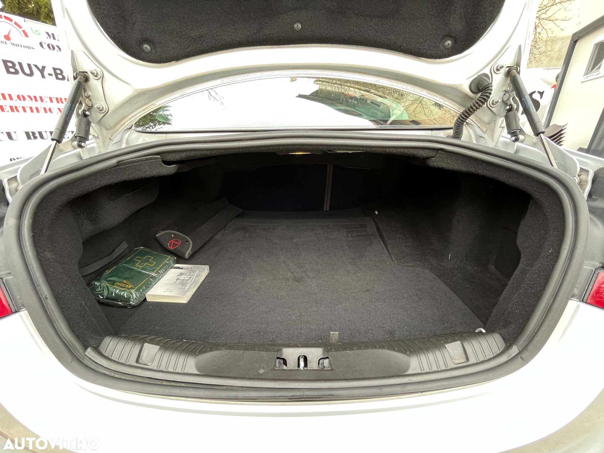Jaguar XF 4.2 Supercharged - 17