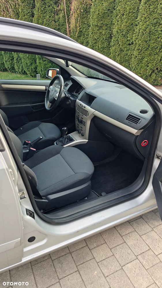 Opel Astra 1.9 CDTI DPF Edition - 16