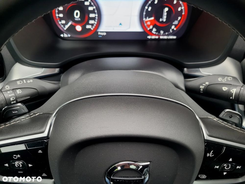 Volvo V60 T4 R-Design - 22