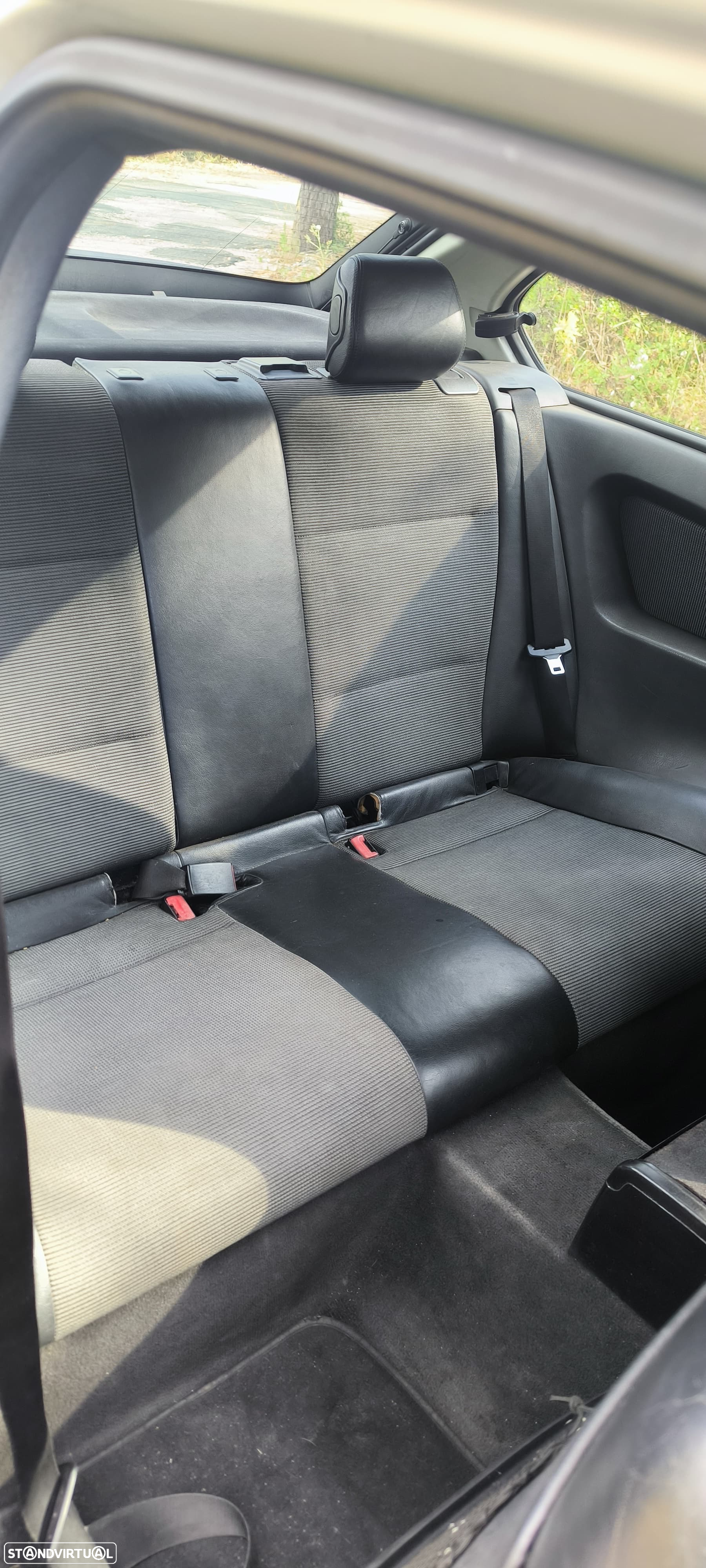 BMW 320 d Compact - 12