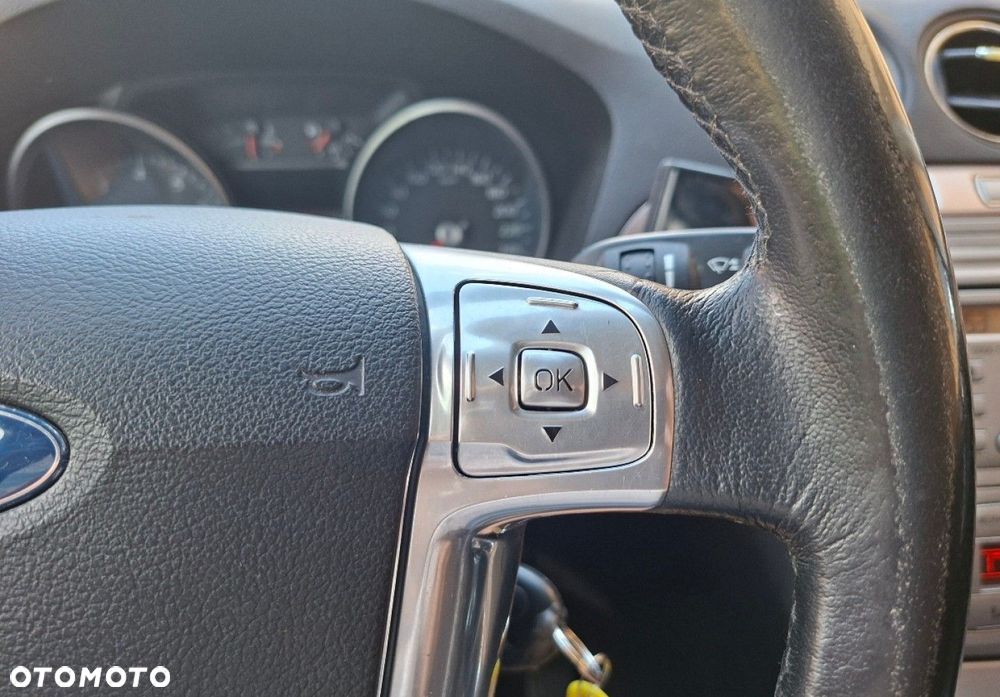 Ford S-Max - 25