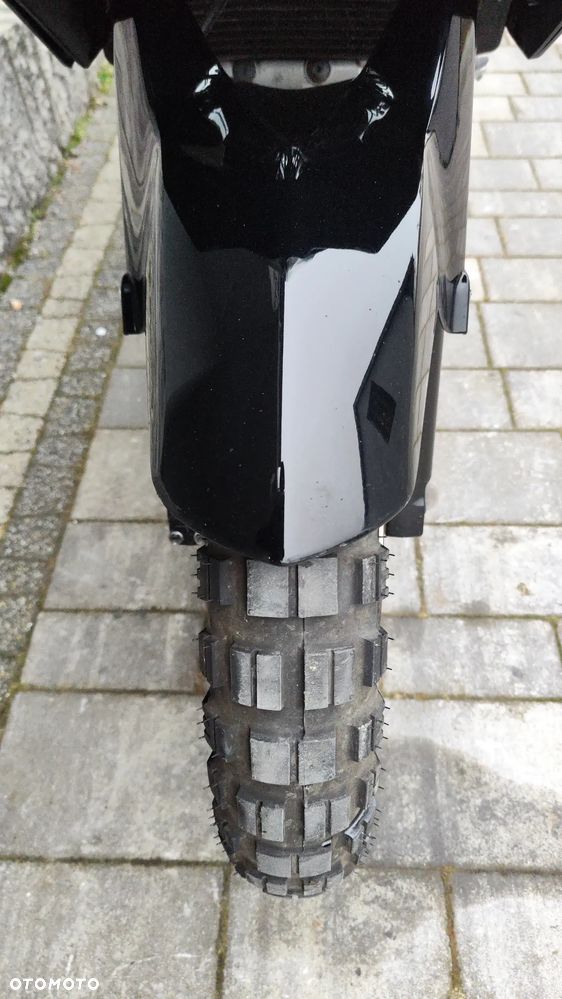 Suzuki DL - 25