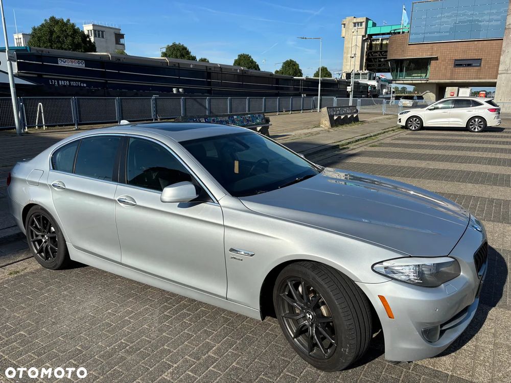 BMW Seria 5 535i xDrive - 15
