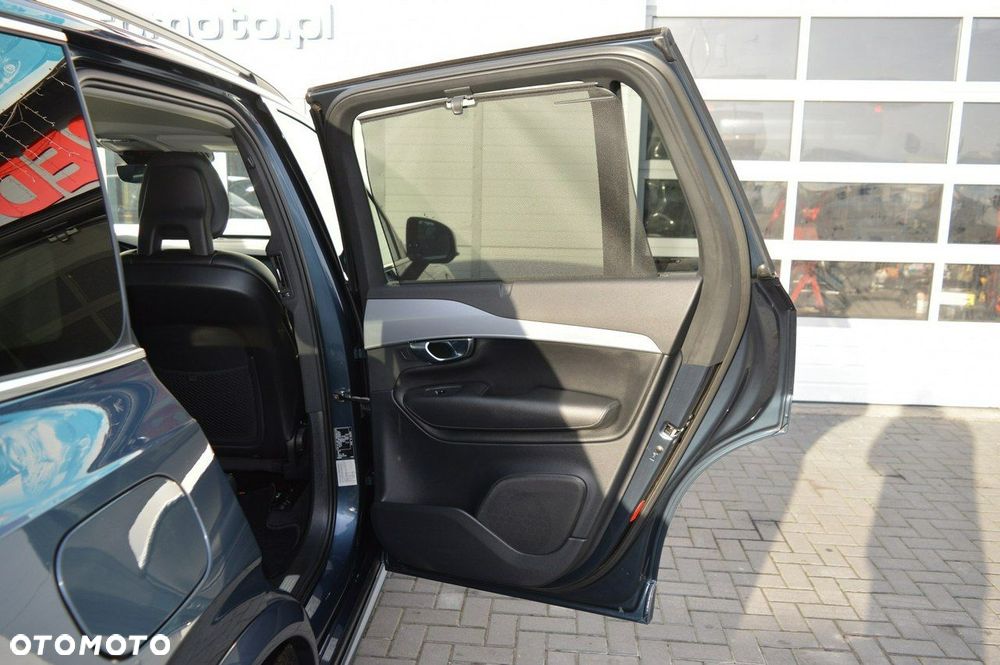 Volvo XC 90 D5 AWD Momentum - 36