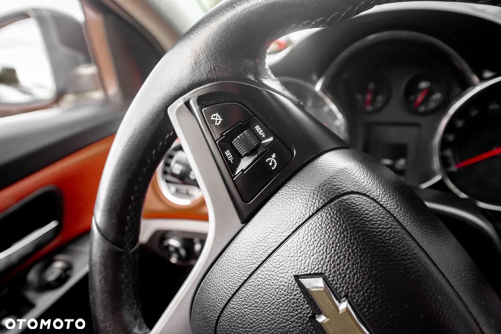 Chevrolet Cruze 1.8 LTZ - 28