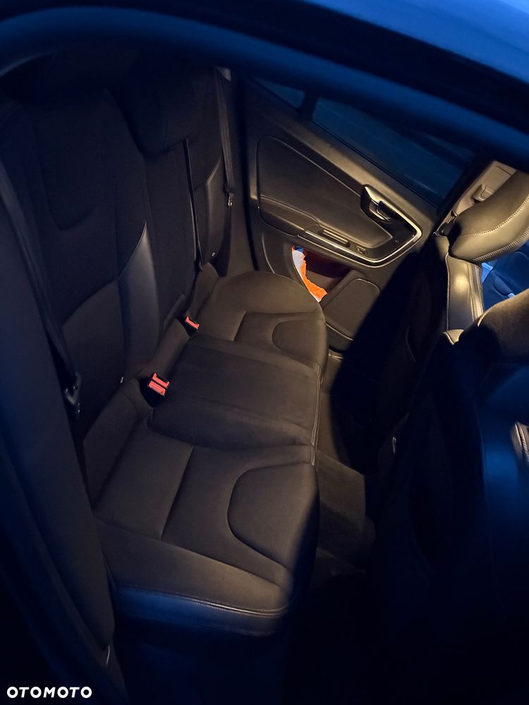 Volvo S60 D3 Drive-E Momentum - 15