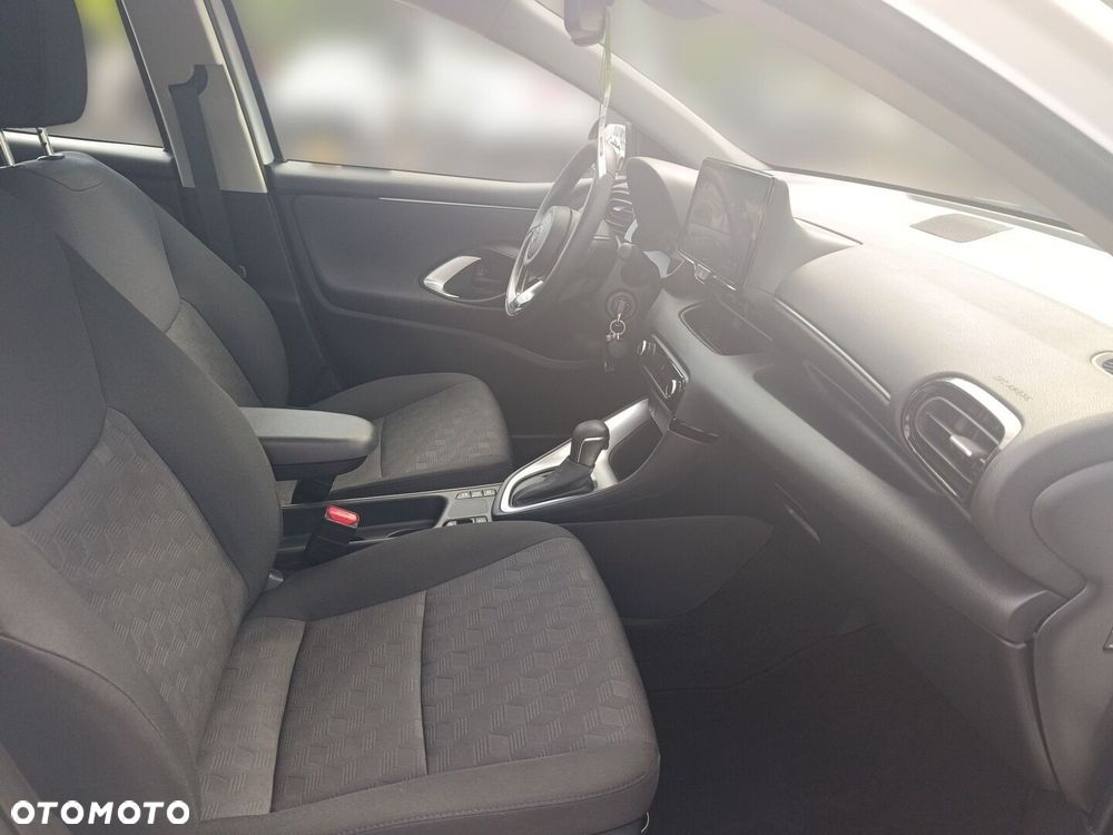 Toyota Yaris - 10