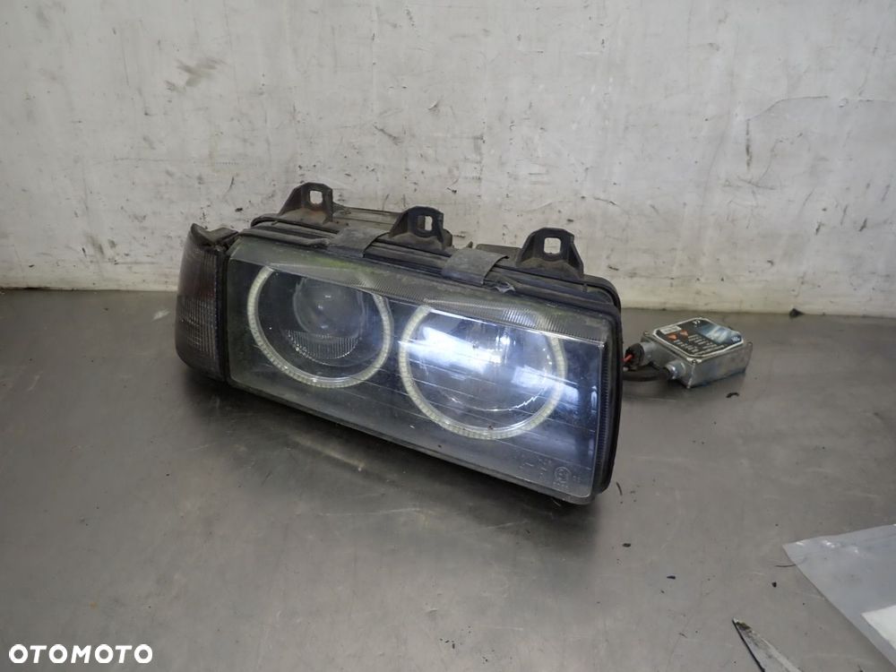 LAMPA PRAWA PRZEDNIA XENON RINGI BMW E36 COUPE 2.0 M52B20 - 1