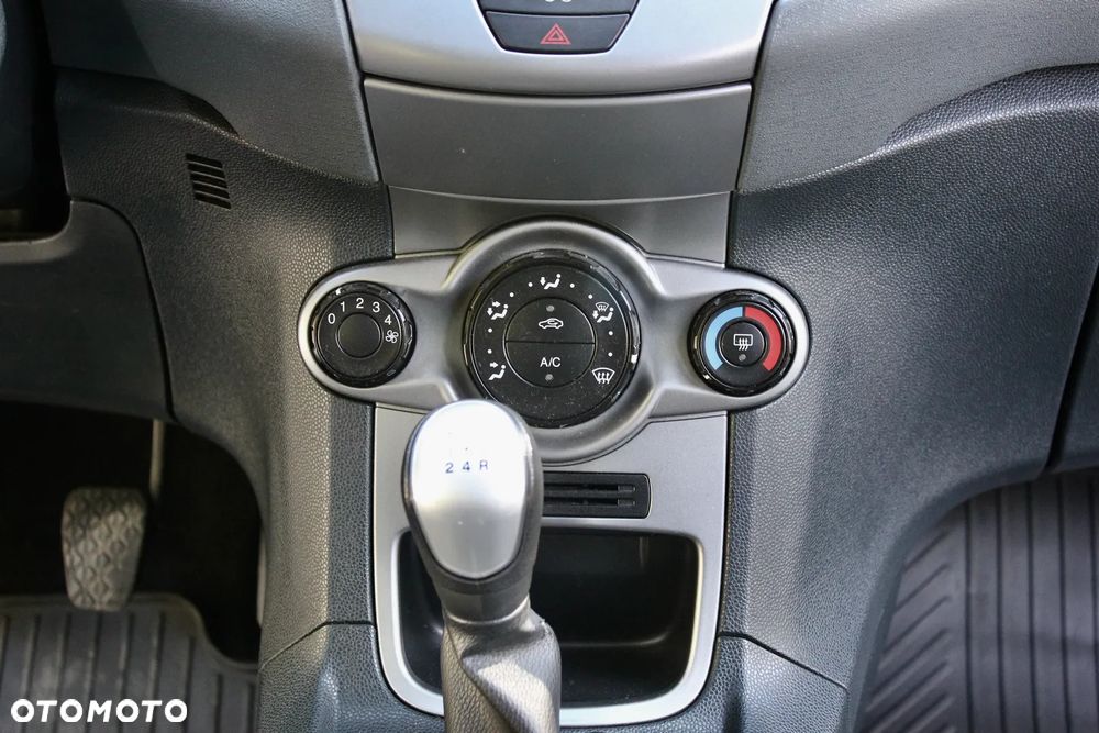 Ford Fiesta - 12