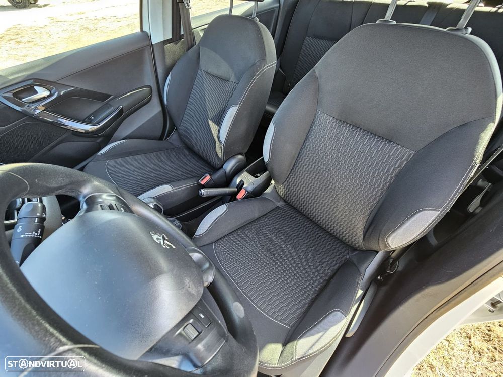 Peugeot 208 1.4 HDi Active - 20