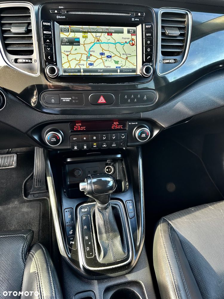 Kia Carens - 11