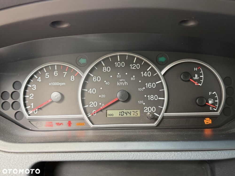 Kia Carens 2.0 EX - 14