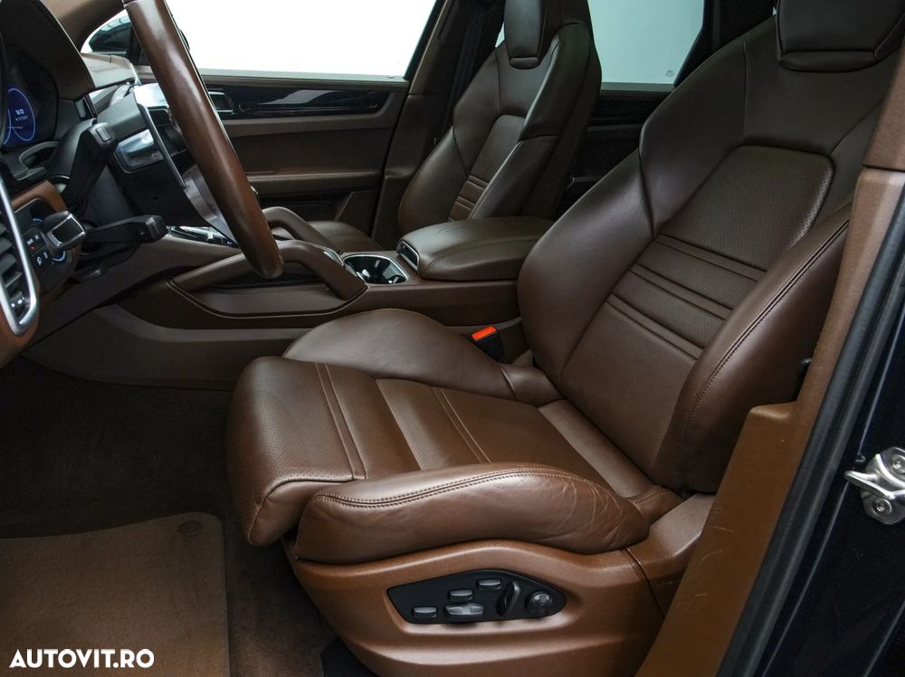Porsche Cayenne - 14