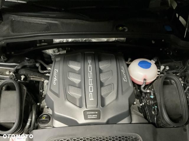 Porsche Macan Turbo Performance - 9