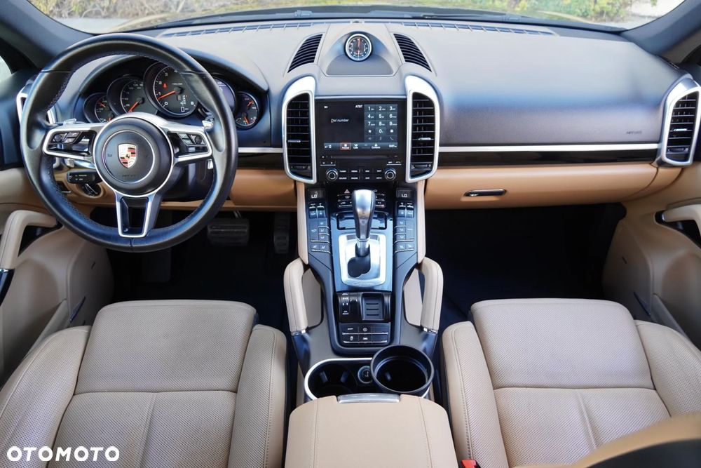 Porsche Cayenne Standard - 22